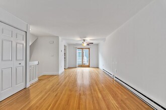 135 Bolton St in Boston, MA - Building Photo - Building Photo