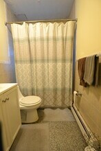 20 Shanley St, Unit 1 in Boston, MA - Foto de edificio - Building Photo