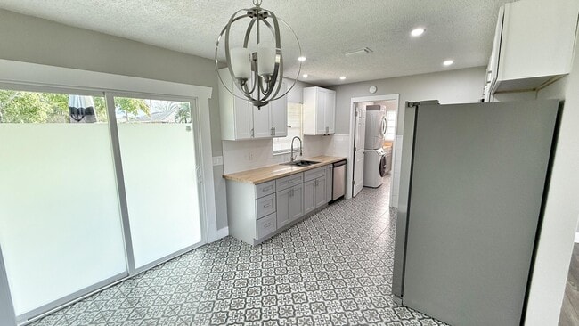542 SW Duxbury Ave in Port St. Lucie, FL - Building Photo - Building Photo