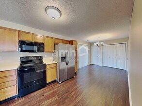 656 Rocky Meadow Dr in Greenwood, IN - Building Photo - Building Photo