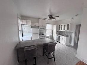 530 Fourth Ave in Pelham, NY - Building Photo - Building Photo