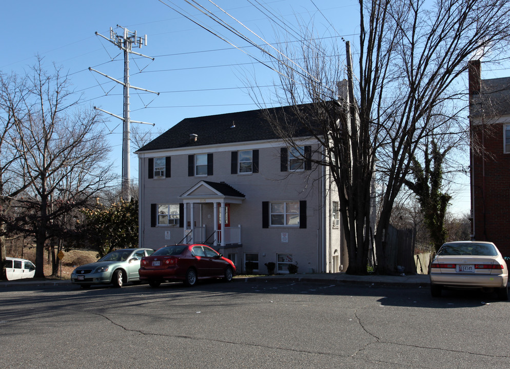 835 Fairview Ave in Takoma Park, MD - Building Photo