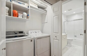 2040 N Lincoln Ave in Chicago, IL - Building Photo - Building Photo