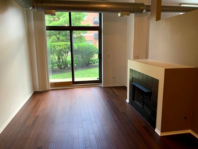 1000 E 53rd St, Unit 1 in Chicago, IL - Foto de edificio - Building Photo