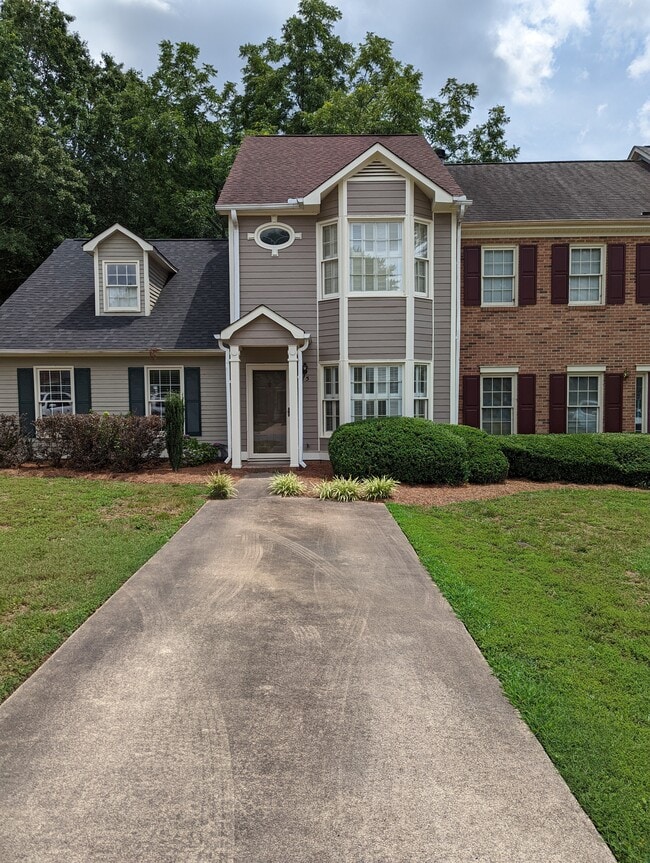 215 Woodburn Club Ln in Spartanburg, SC - Building Photo - Building Photo