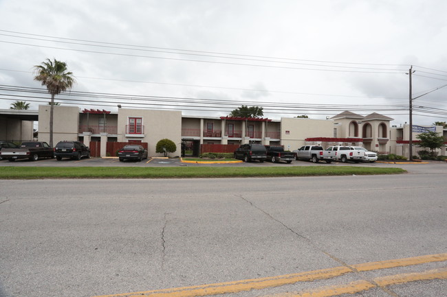 The Pointe in Pasadena, TX - Building Photo - Primary Photo