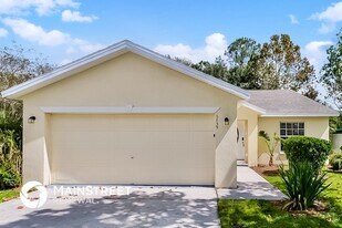 3439 Imperial Manor Way in Mulberry, FL - Building Photo
