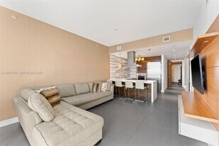 1100 Biscayne Blvd, Unit 4502 in Miami, FL - Building Photo