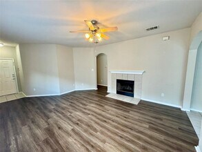 2110 Charlotte Estates Dr in Austin, TX - Building Photo - Building Photo