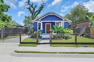 2804 Elysian St in Houston, TX - Building Photo