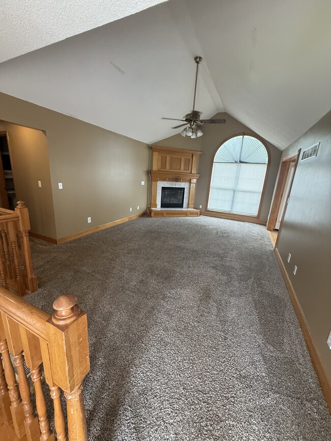 822 SW Montana Ridge Dr in Grain Valley, MO - Building Photo - Building Photo