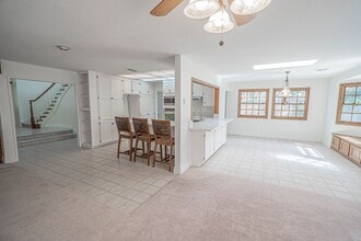 25356 Avenida Ronada in Santa Clarita, CA - Building Photo - Building Photo