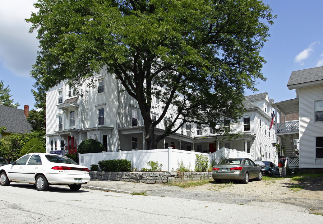 11 Walnut St in Manchester, NH - Foto de edificio