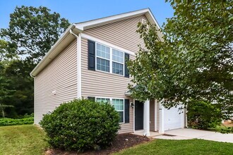 6225 Summerour Place in Charlotte, NC - Building Photo - Building Photo