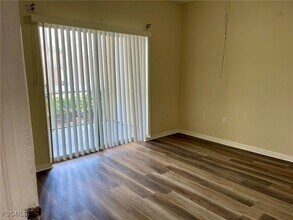 6330 Aragon Way in Ft. Myers, FL - Building Photo - Building Photo