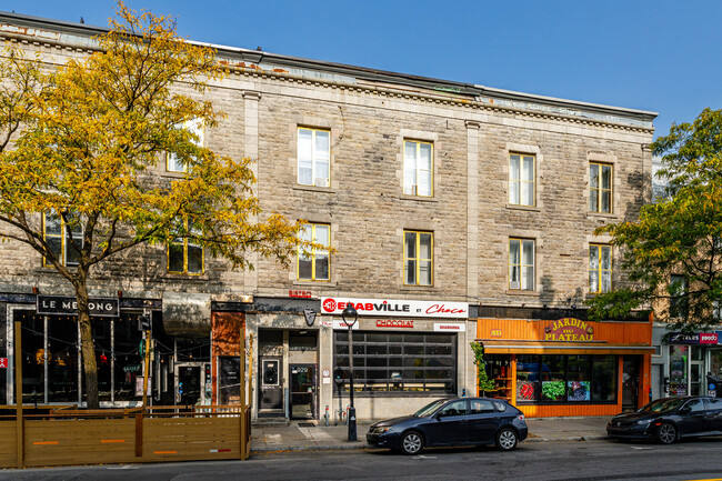 927-939 Du Mont-Royal Av E