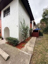 910 Big Tree Rd in South Daytona, FL - Building Photo - Building Photo