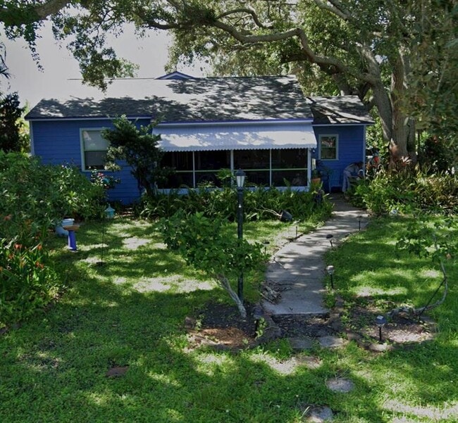 property at 400 38th Ave NE