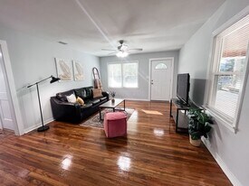 217 Bamboo Dr in Tallahassee, FL - Building Photo