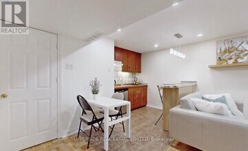 15 Patrice Crescent in Vaughan, ON - Building Photo - Building Photo