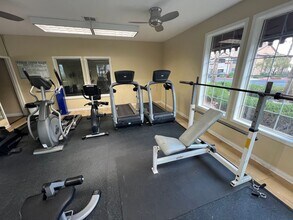 231 W Horizon Ridge Pkwy in Henderson, NV - Building Photo - Building Photo