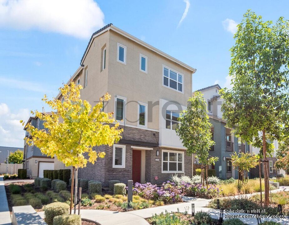 2773 Mirth Lp in San Jose, CA - Building Photo