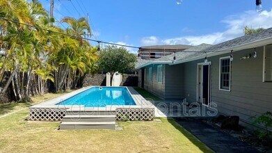 575 N Kalaheo Ave in Kailua, HI - Building Photo - Building Photo