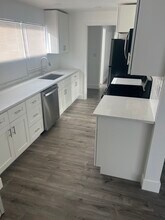 5662 Parke Ave in West Palm Beach, FL - Building Photo - Building Photo