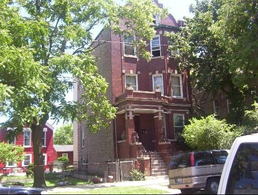 2415 S Sawyer Ave in Chicago, IL - Foto de edificio