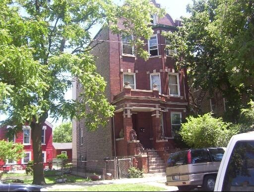 2415 S Sawyer Ave in Chicago, IL - Building Photo