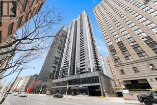 28 Ted Rogers Way in Toronto, ON - Building Photo