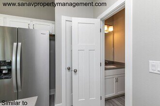 15118 Deerview Dr in Urbandale, IA - Building Photo - Building Photo