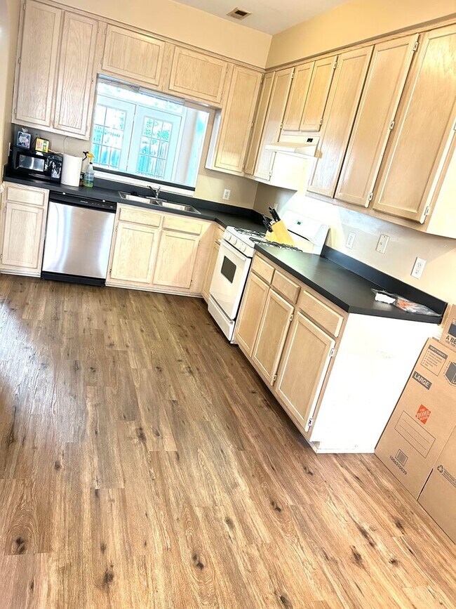 2627 Hartley St in Virginia Beach, VA - Building Photo - Building Photo
