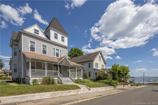 property at 3 Betts Pl