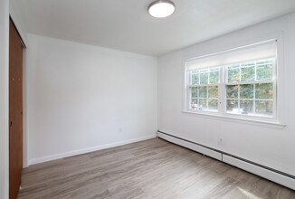 Millwood Apartments in Rowley, MA - Foto de edificio - Interior Photo