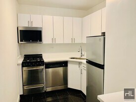 E 16 ST in New York, NY - Building Photo