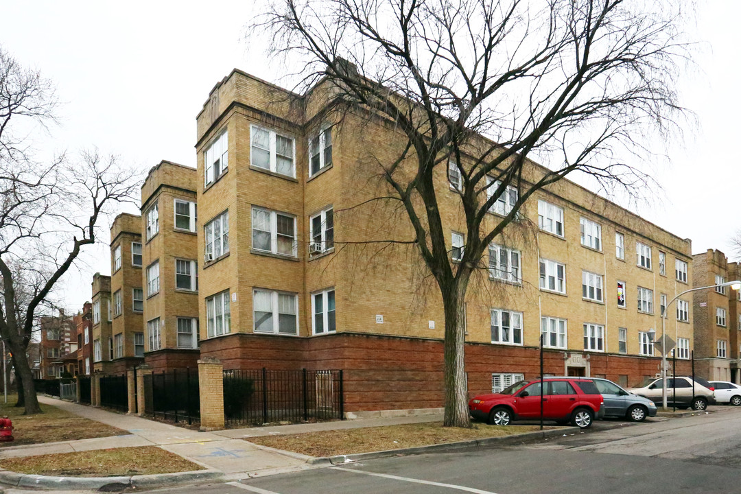 4952 N Whipple St in Chicago, IL - Building Photo