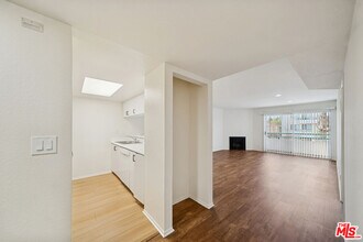 870 Crenshaw Blvd in Los Angeles, CA - Building Photo - Building Photo