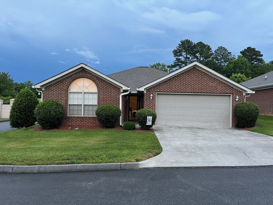 263 Crockett Dr in Church Hill, TN - Building Photo