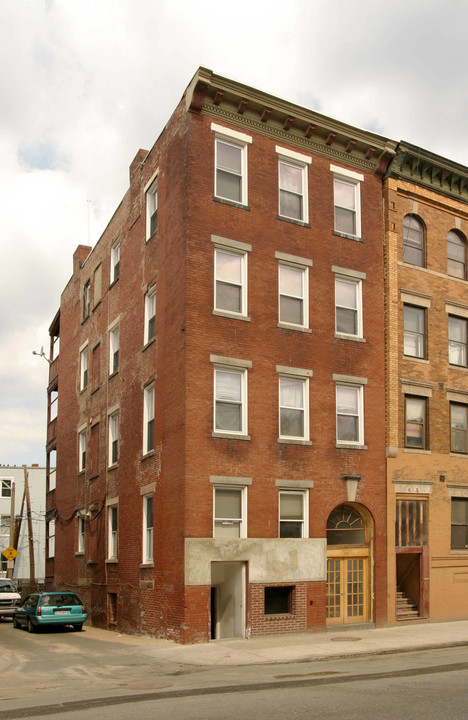 20 Chelsea St in East Boston, MA - Foto de edificio