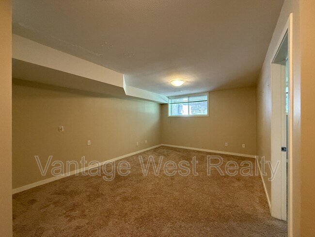 2131-2131 Scenic Rd in Kelowna, BC - Building Photo - Building Photo