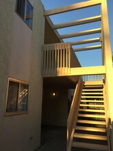 1542 S Maple St in Escondido, CA - Foto de edificio - Building Photo