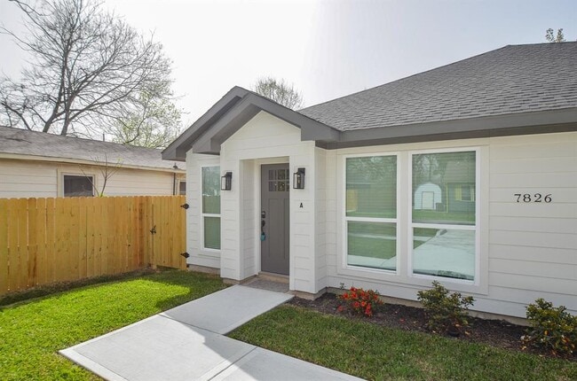 7826 Birmingham St in Houston, TX - Building Photo - Building Photo