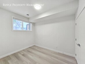 6123-6133 33 Ave NW in Calgary, AB - Building Photo - Building Photo