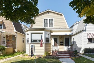 5600 N Marmora Ave, Unit 1 in Chicago, IL - Building Photo