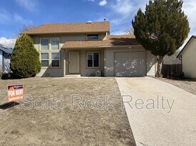 935 Greenbrier Dr in Colorado Springs, CO - Building Photo