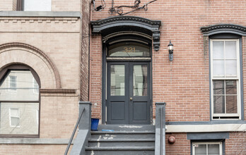 321 8th St in Jersey City, NJ - Foto de edificio - Building Photo