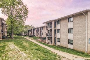 South Port in Alexandria, VA - Building Photo