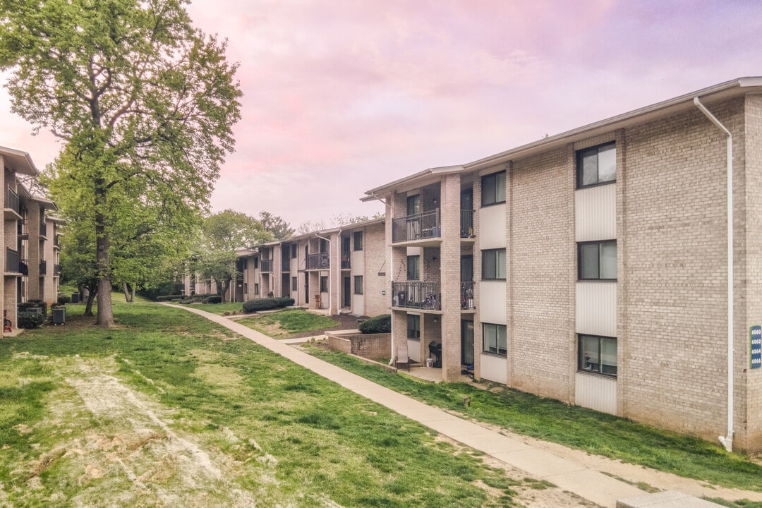 South Port in Alexandria, VA - Building Photo