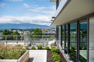 Art on 6th in Vancouver, BC - Building Photo